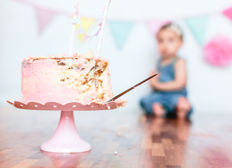 Smash the cake